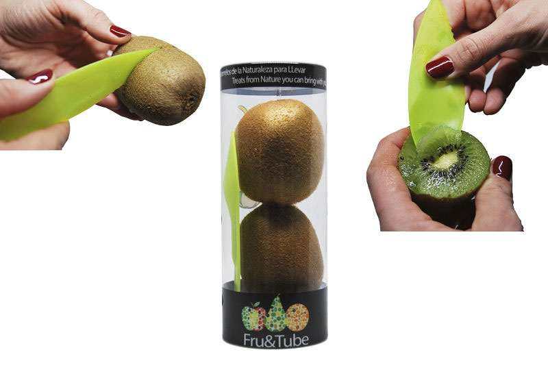 Frutta in tubo con posata