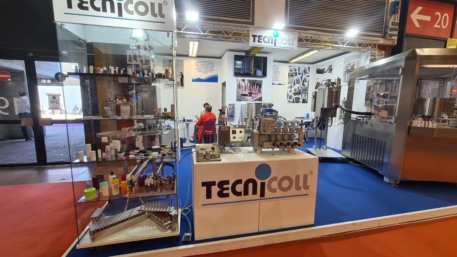Tecnicoll stand a Cosmopack