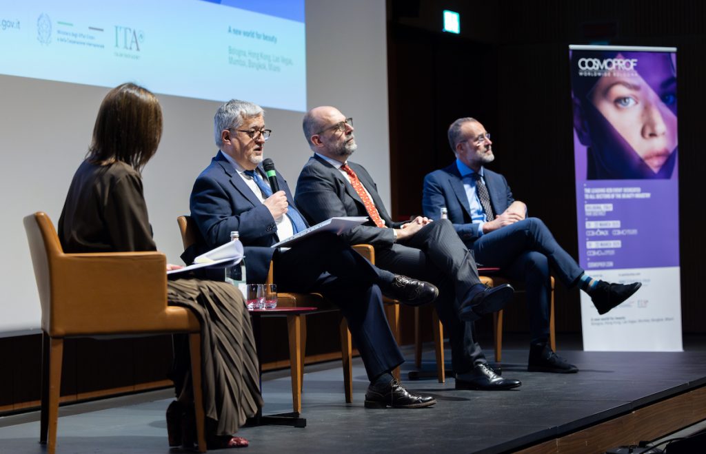 tavola rotonda alla presentazione di cosmoprof 2025