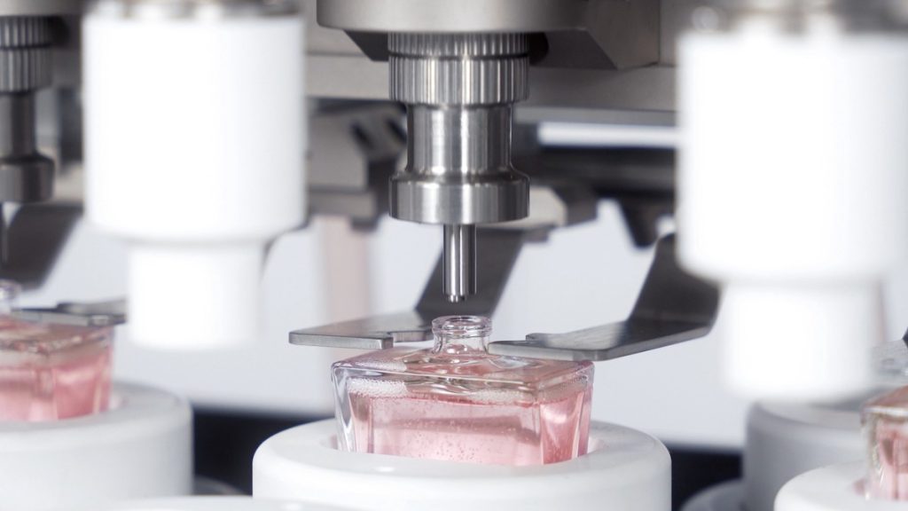 Macchina di riempimento per profumi di Marchesini Group