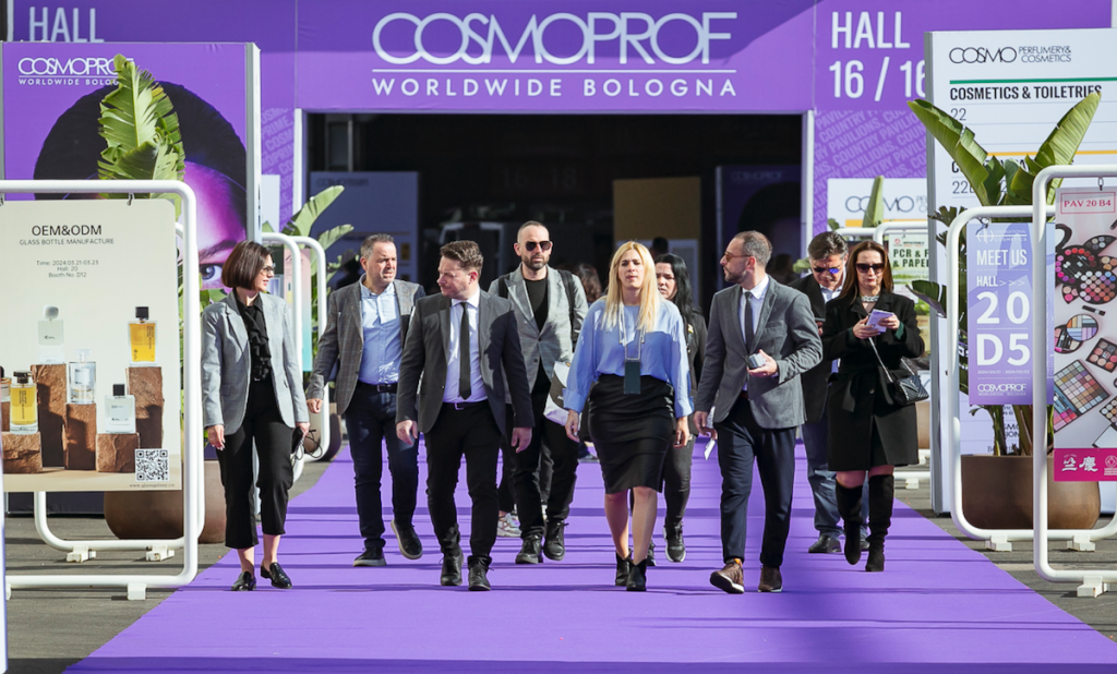 Corridoi esterni della fiera Cosmoprof