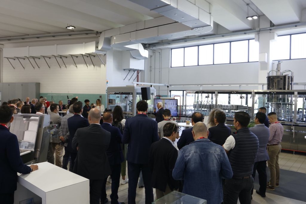 Linea profumi presentata da Roberto Martone, Presidente ICR S.p.A.