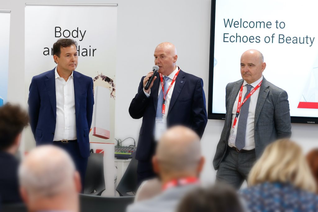 Welcome evento “Echoes of Beauty” da sinistra, Savino Giudici, CEO Omas Tecnosistemi, Maurizio Carminati, Presidente Confindustria Alto Milanese, Agostino Consolini, Sales Director IMA Personal Care
