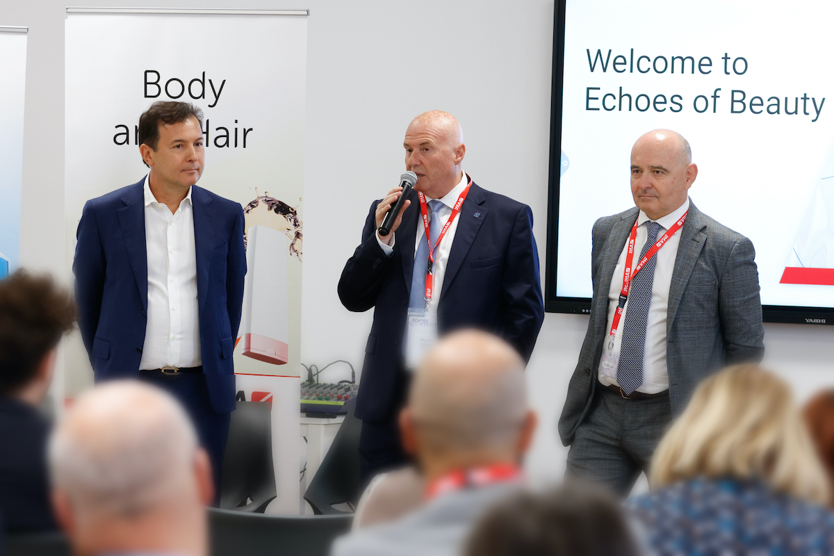 Welcome evento “Echoes of Beauty” da sinistra, Savino Giudici, CEO Omas Tecnosistemi, Maurizio Carminati, Presidente Confindustria Alto Milanese, Agostino Consolini, Sales Director IMA Personal Care