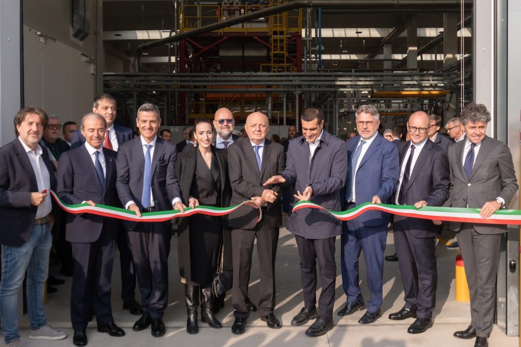 Gruppo Hera inaugura R3GID a Modena: l'impianto Aliplast per il riciclo delle plastiche rigide